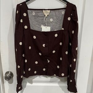 Sezane Lorenza blouse in color ecru polka dots on chocolate